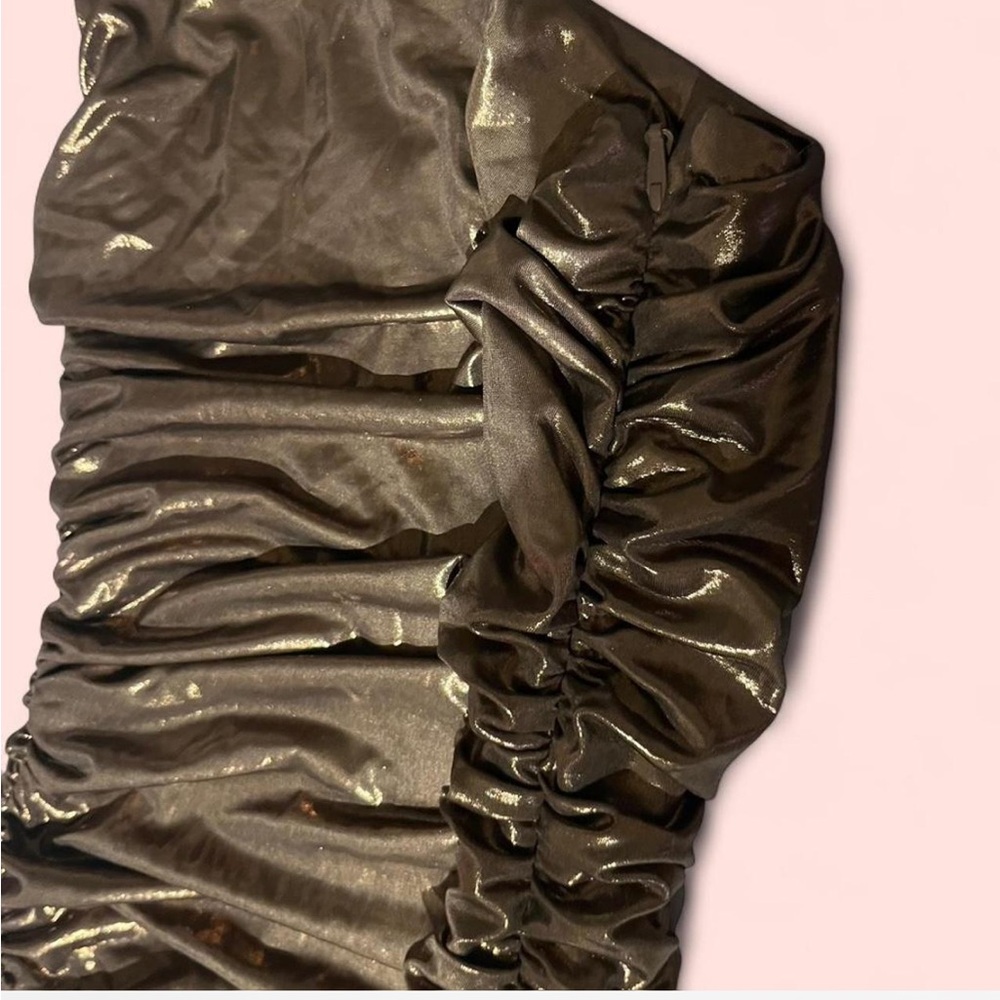 Elegant One-Shoulder Metallic Dress - Picture 5 of 7